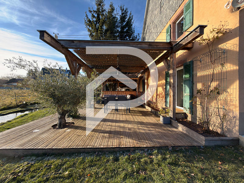 Maison - 166 m² - 8 pièces