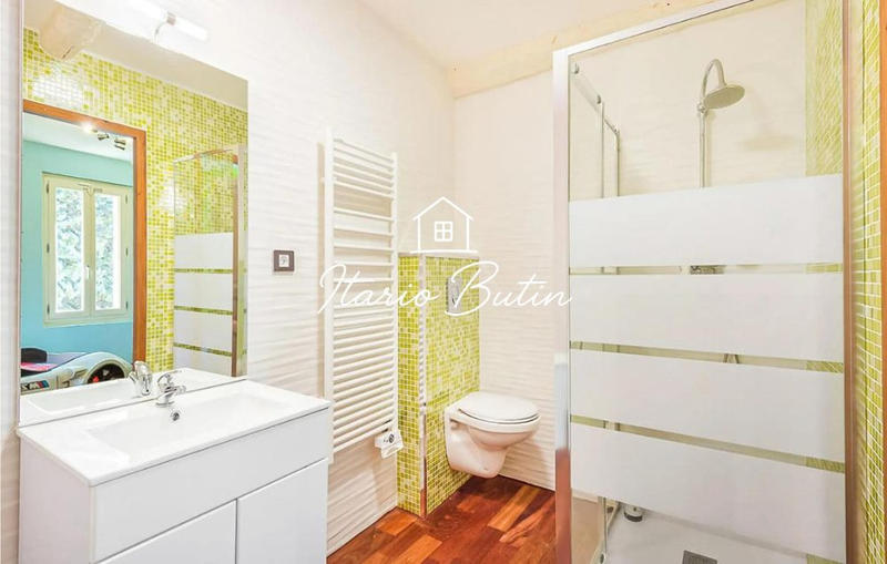 Maison - 415 m² - 14 pièces