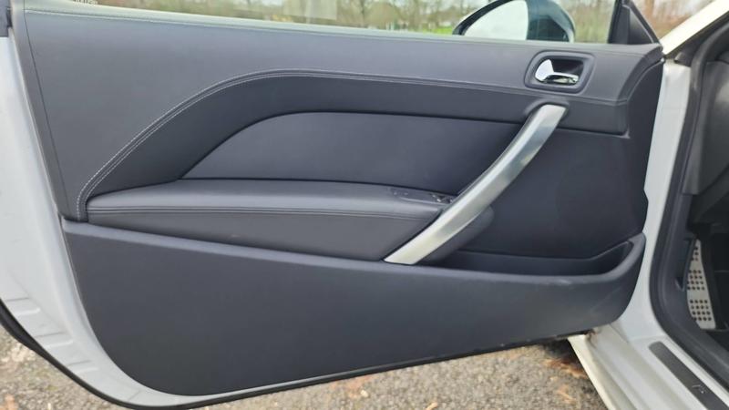 Peugeot Rcz 2.0 HDi 163 .