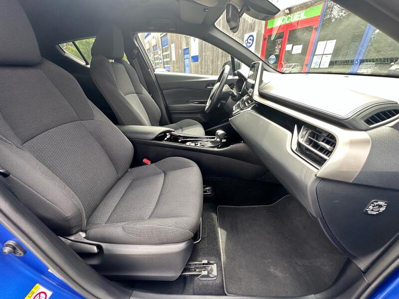 Toyota c-Hr Hybrid 122h - Bv E-Cvt (Rc18) Design