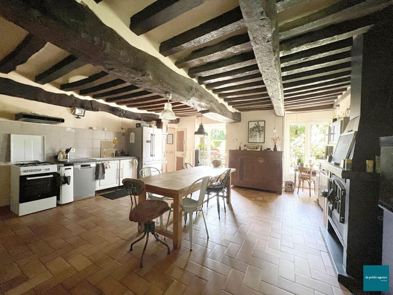 Maison - 281 m² - 8 pièces