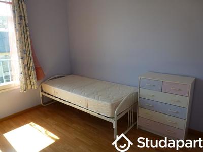 Chambre - 13 m² - 1 pièce