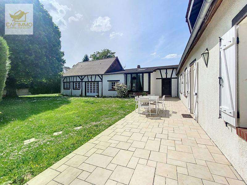 Maison - 270 m² - 10 pièces