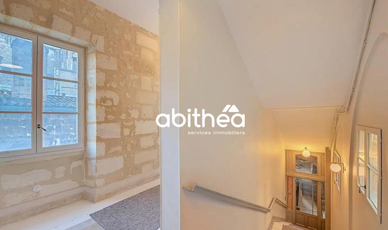 Maison - 270 m² - 7 pièces