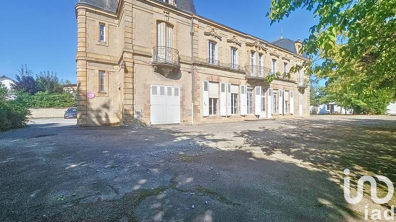 Château - 900 m² - 32 pièces