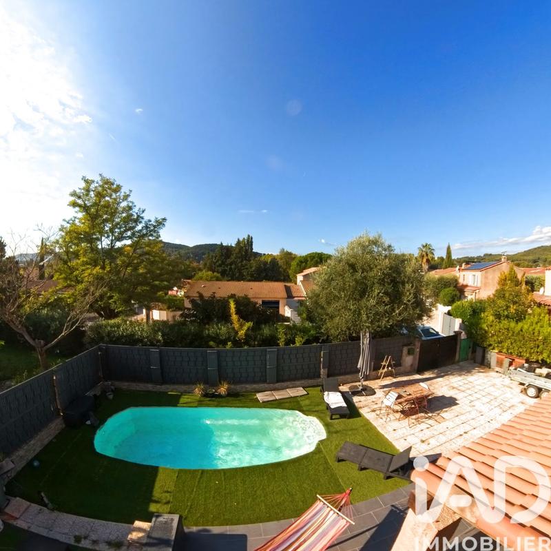 Maison - 92 m² - 4 pièces