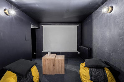 Maison - 300 m² - 13 pièces