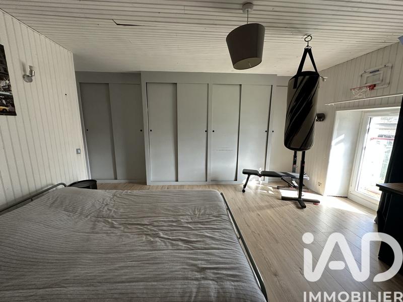 Maison - 210 m² - 8 pièces