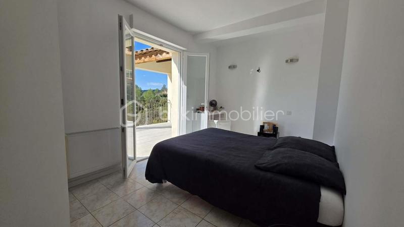 Maison traditionnelle - 172 m² - 7 pièces