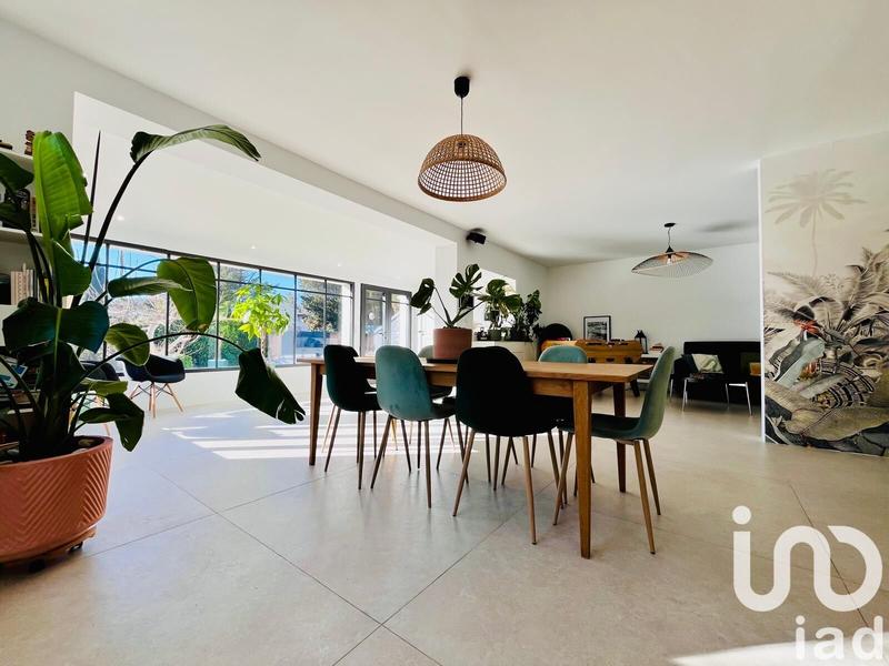 Maison - 180 m² - 7 pièces