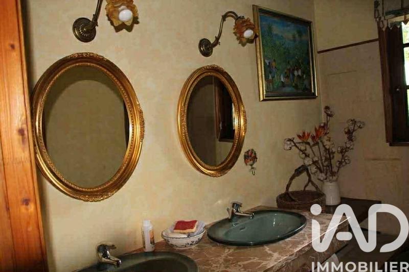 Maison - 186 m² - 8 pièces