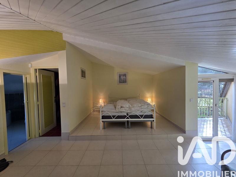 Maison - 290 m² - 9 pièces