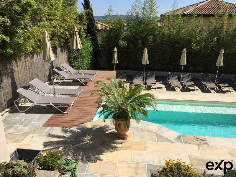 Maison - 615 m² - 16 pièces