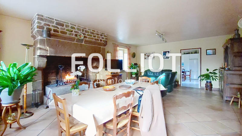 Maison - 235 m² - 10 pièces