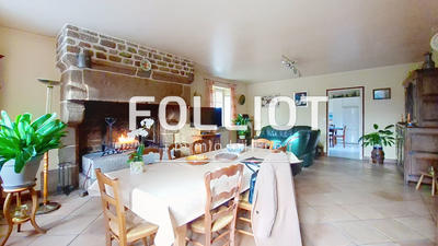 Maison - 235 m² - 10 pièces