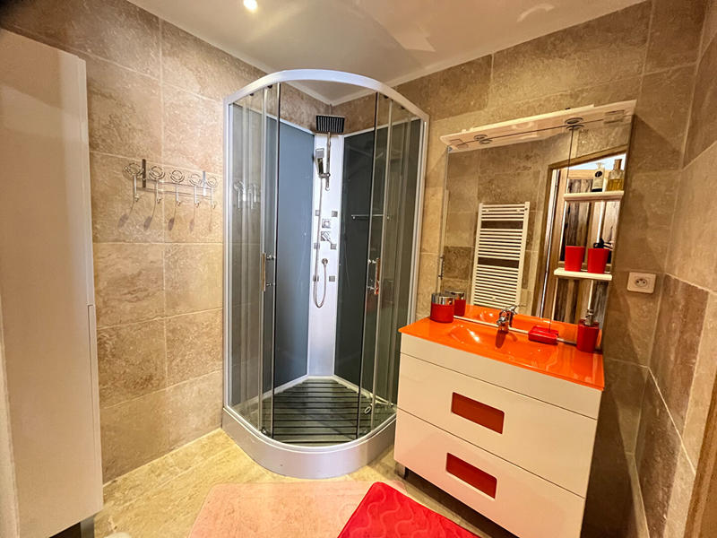 Villa - 216 m² - 8 pièces