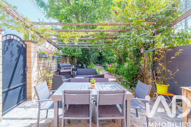 Maison - 180 m² - 9 pièces