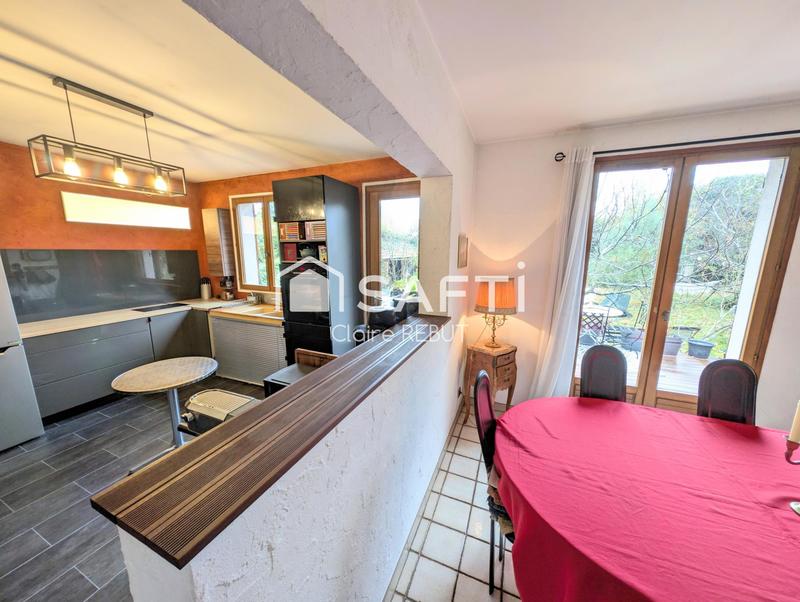 Maison - 140 m² - 6 pièces