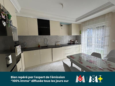 Maison - 235 m² - 11 pièces