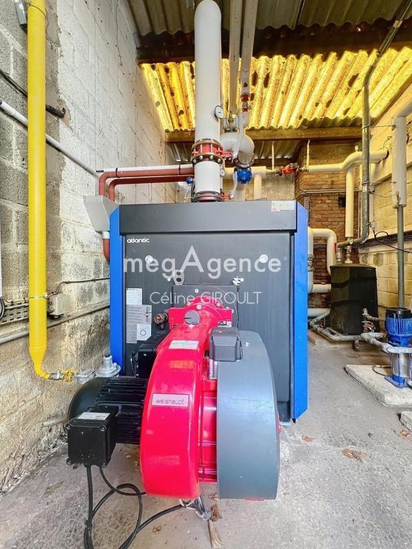 Local commercial - 1 044 m² - 10 pièces