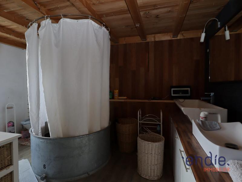 Maison - 300 m² - 10 pièces