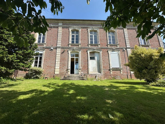 Maison - 242 m² - 7 pièces