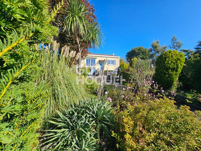 Maison - 169 m² - 6 pièces