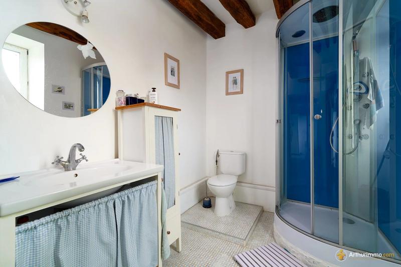 Maison - 240 m² - 7 pièces