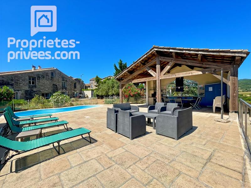 Maison - 320 m² - 9 pièces