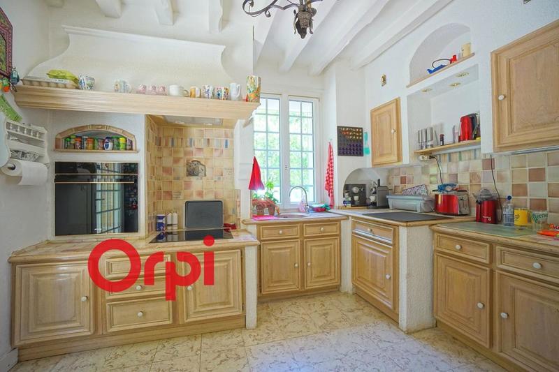 Maison - 225 m² - 8 pièces