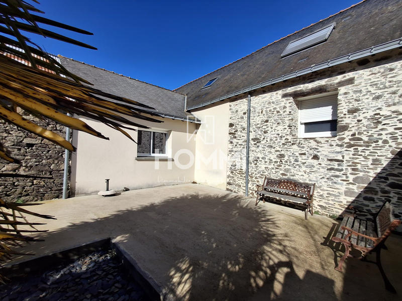 Maison - 253 m² - 8 pièces