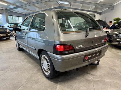 Renault Clio 1.8i - 92 Bva I Berline Baccara Phase 3 / Garantie 12 Mois