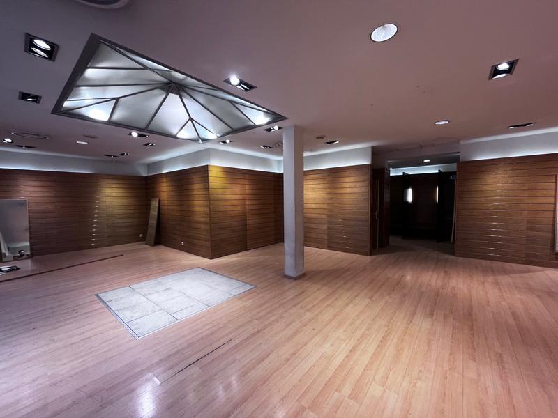 Local commercial - 185 m²