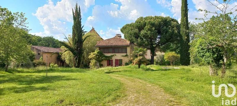 Maison - 650 m² - 15 pièces