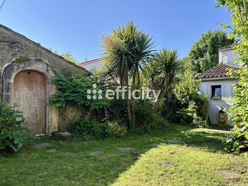 Maison - 232 m² - 10 pièces