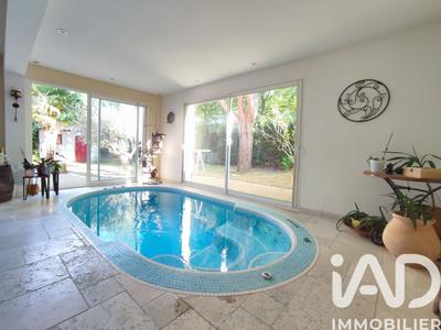 Maison - 230 m² - 7 pièces