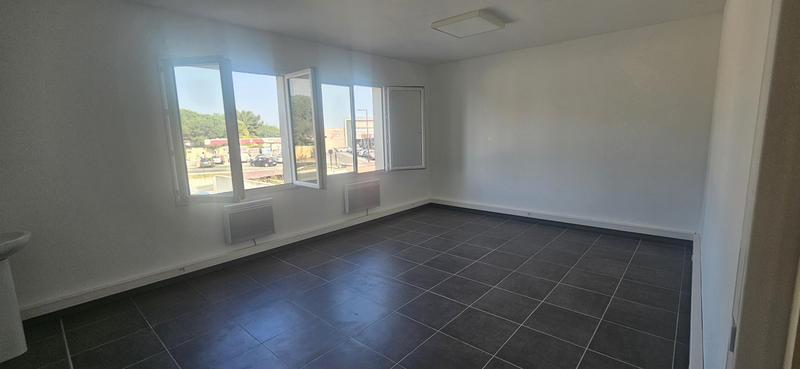 Bureau - 51 m² - 1 pièce