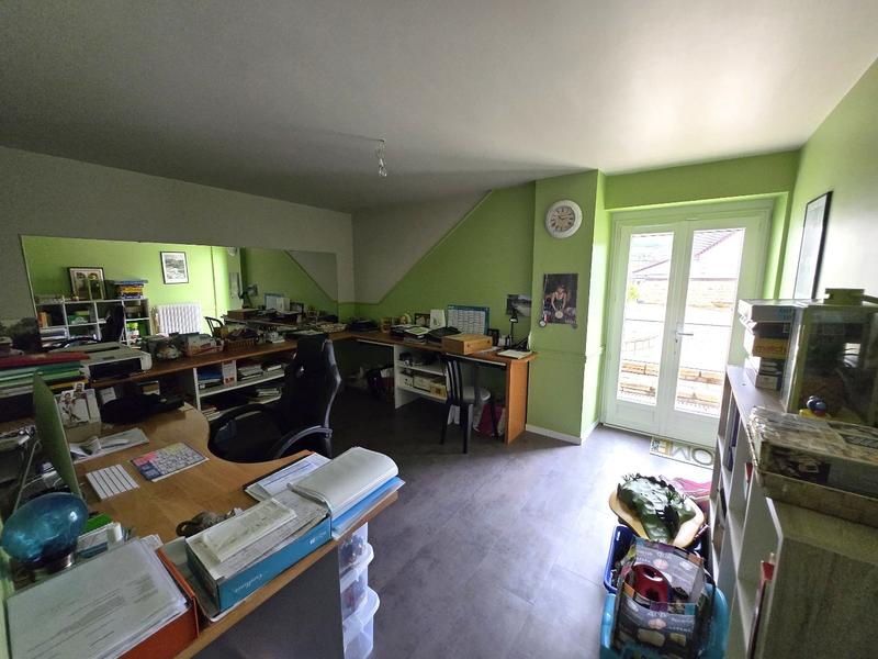 Maison - 275 m² - 9 pièces