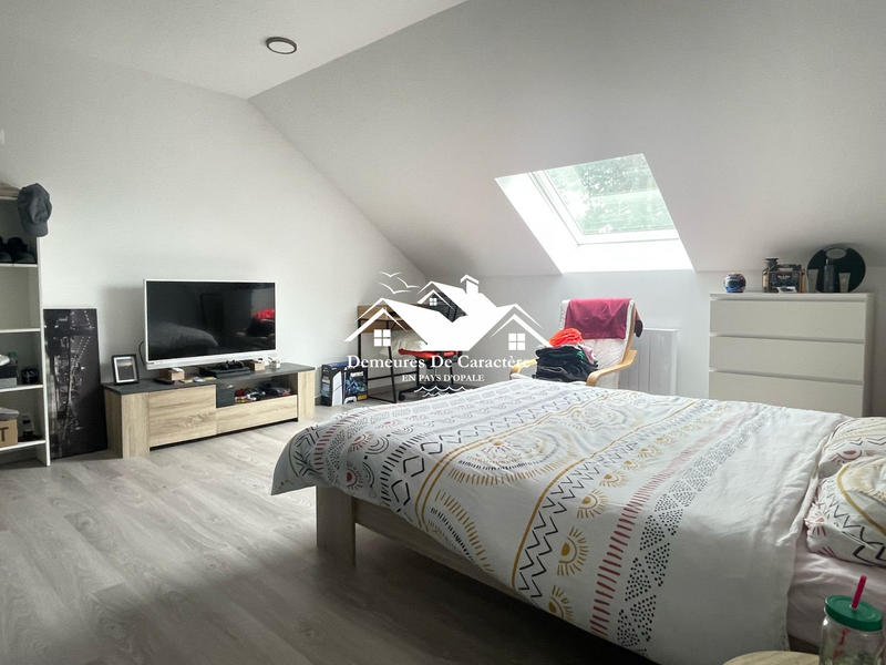 Maison - 250 m² - 8 pièces