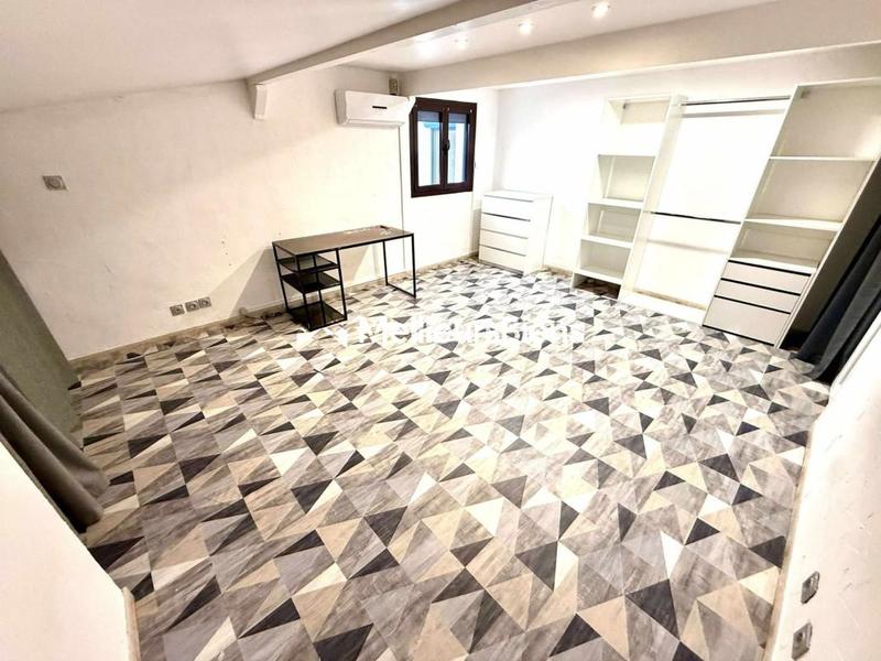 Villa - 200 m² - 7 pièces