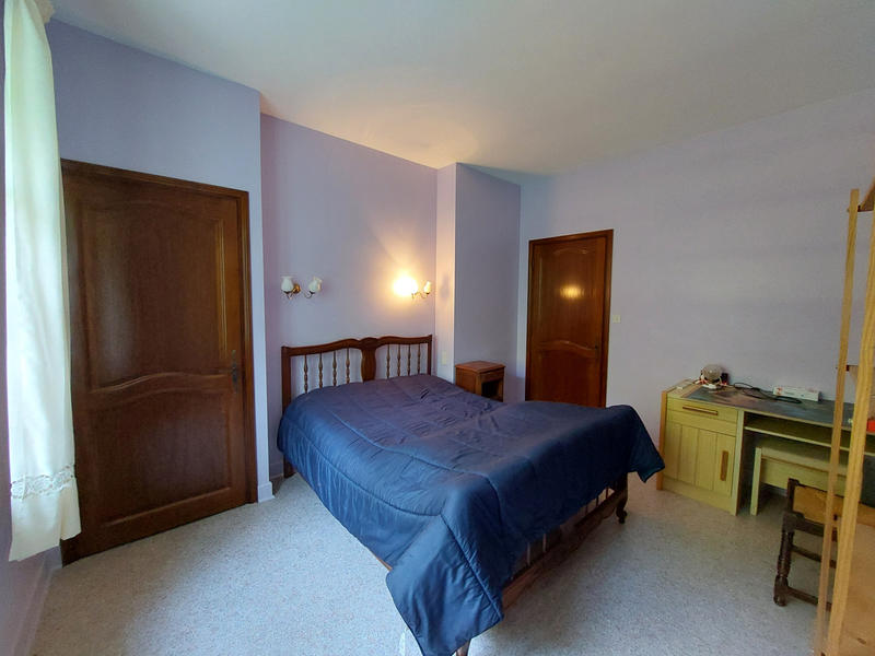 Villa - 216 m² - 9 pièces