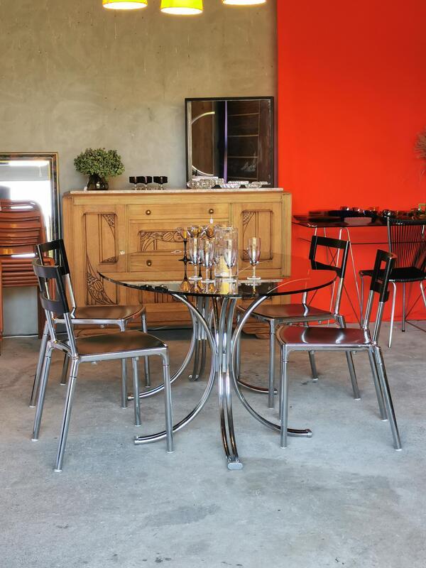 Vide atelier (meubles, tables, chaises, objets déco, luminaires, vaisselle...)