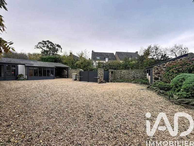 Maison - 220 m² - 10 pièces