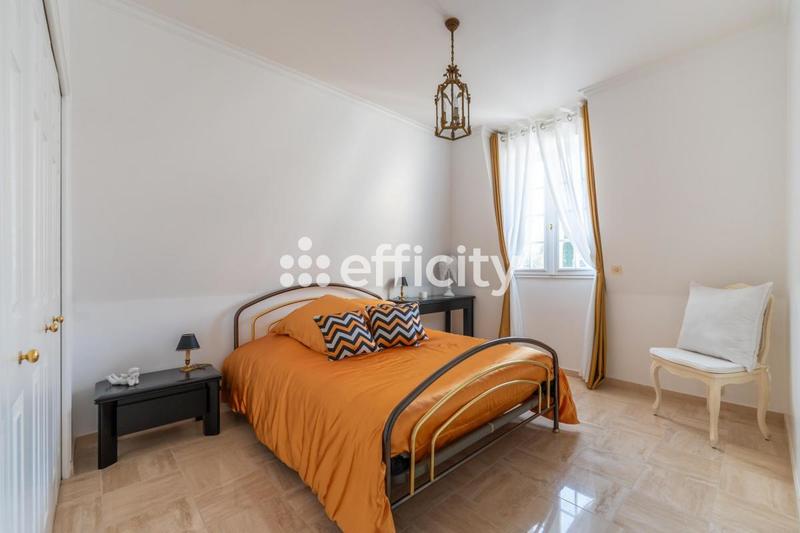 Maison - 193 m² - 7 pièces