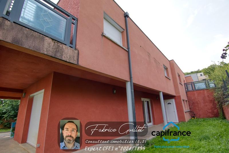 Maison - 241 m² - 7 pièces