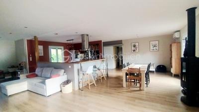 Maison - 122 m² - 5 pièces