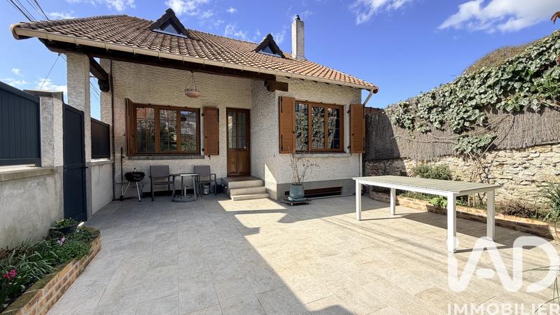 Maison - 180 m² - 9 pièces