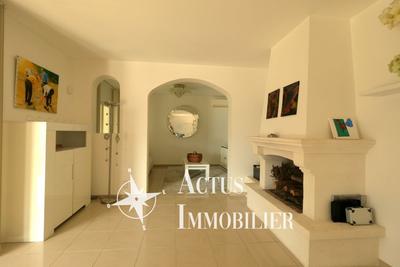 Maison - 196 m² - 7 pièces