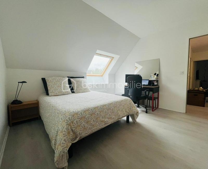 Maison traditionnelle - 151 m² - 6 pièces