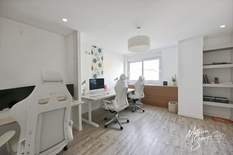 Local d'activité / Entrepôt - 274 m² - 9 pièces